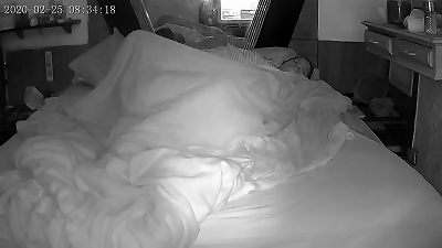 BBB !!! Ele aproveitou que ela estava b&ecirc;bada e mandou ver na loira da casa