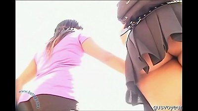 Uppis-sainha-curtinha-na-rua