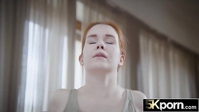 5KPORN sizzling redhead Kaira love stretches Her shaven vulva