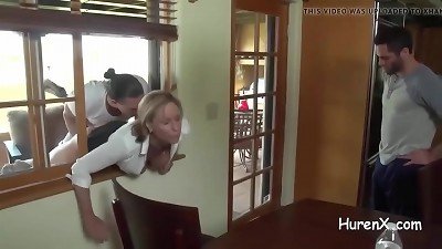 the hoe from HurenX.com came up to me and got stuck in the window