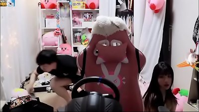 chinese streamer addielyn9 nude accidental twitch