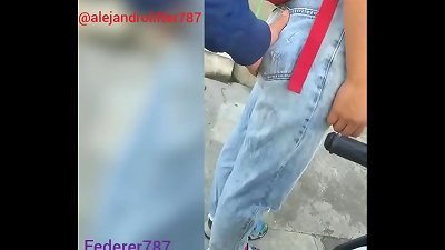 Chica me lo chupa en la calle