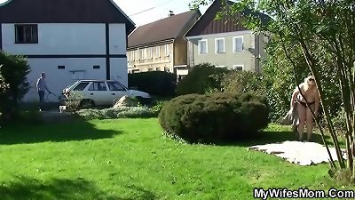 cheating outdoot fuckfest with chesty gfs mommy