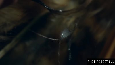 seeing herself in the mirror as she masturbates to an climax