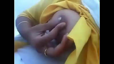 Bangalore house wifey flick CallSex at Office displaying boobs