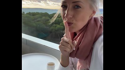 I fingerblasted myself to orgasm on a public motel balcony in Mallorca!